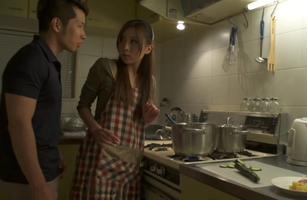 cho-vo-lam-giup-viec-nha-sep-va-cai-ket